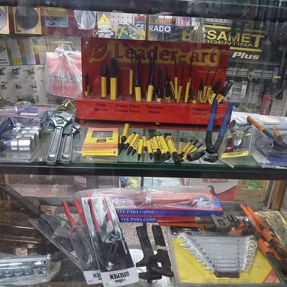 Herramientas y accesorios disponibles en Ferretería Roberto